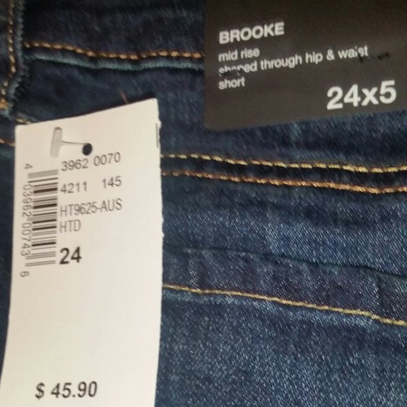 Blue jean shorts NWT - Picture 2 of 2